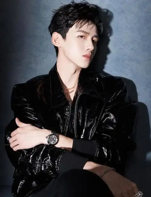 私下是隐形富豪,超会弹钢琴:《长风渡》的白敬亭,活得好帅气