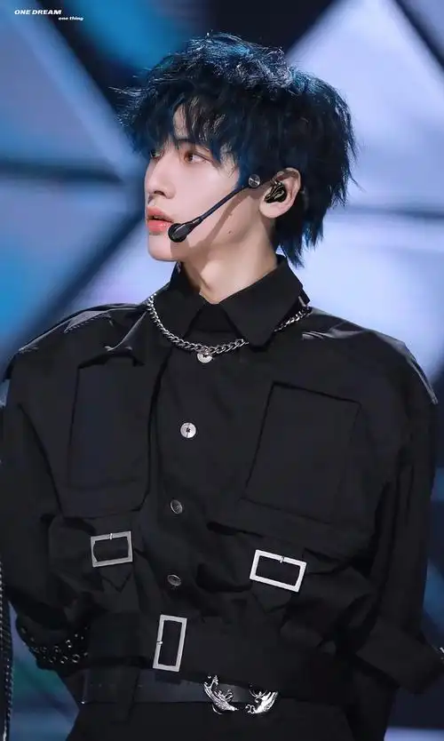 养成系的快乐来了来了翟潇闻的舞台直拍来了