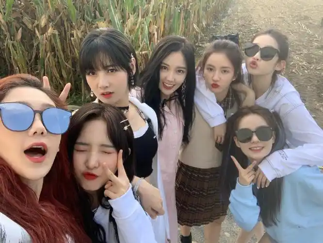 1011硬糖少女硬糖少女303成团100天百天快落