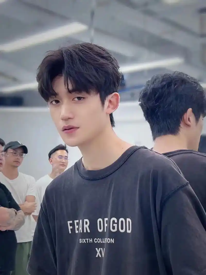 男生微分气垫烫.氛围感满满的微分发型 可以选择气垫烫,制造头 - 抖音