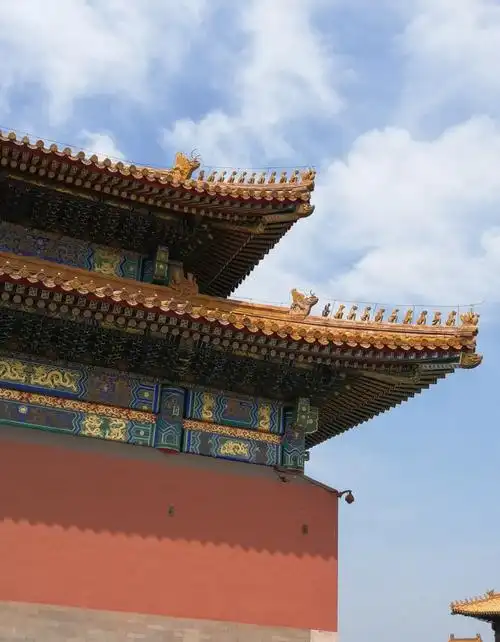 北京故宫是,中国明,清两代的皇家宫殿,旧称紫禁城,是中国古代宫廷建筑