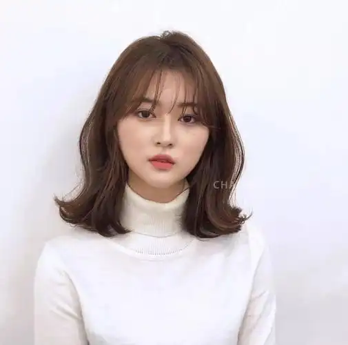 发型欣赏自然又耐看的中发