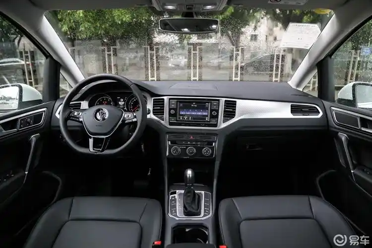 【高尔夫·嘉旅2019款280tsi 双离合 好奇型 国v内饰全景正拍汽车图片