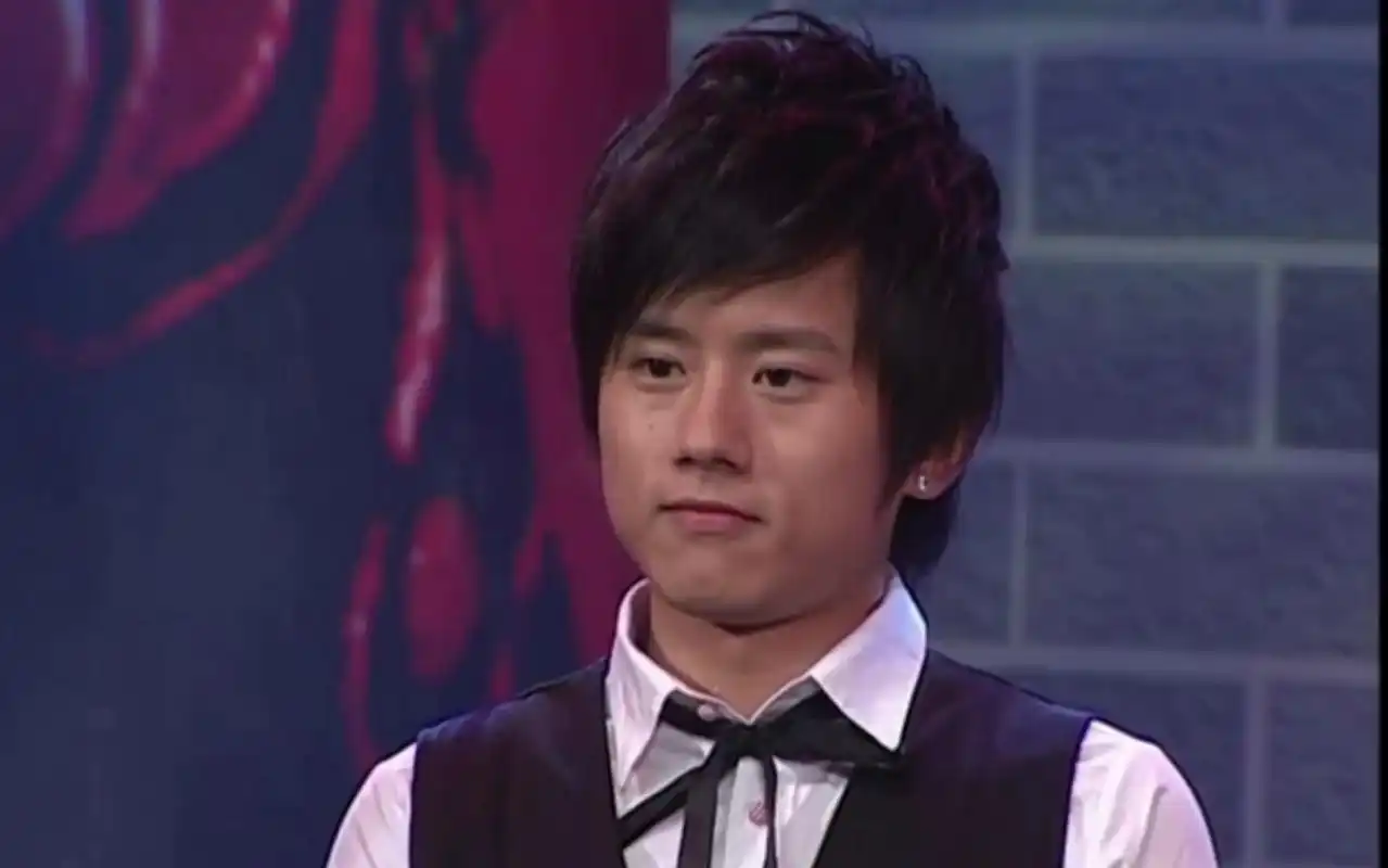 张杰2007年快乐男声成都赛区50进10!