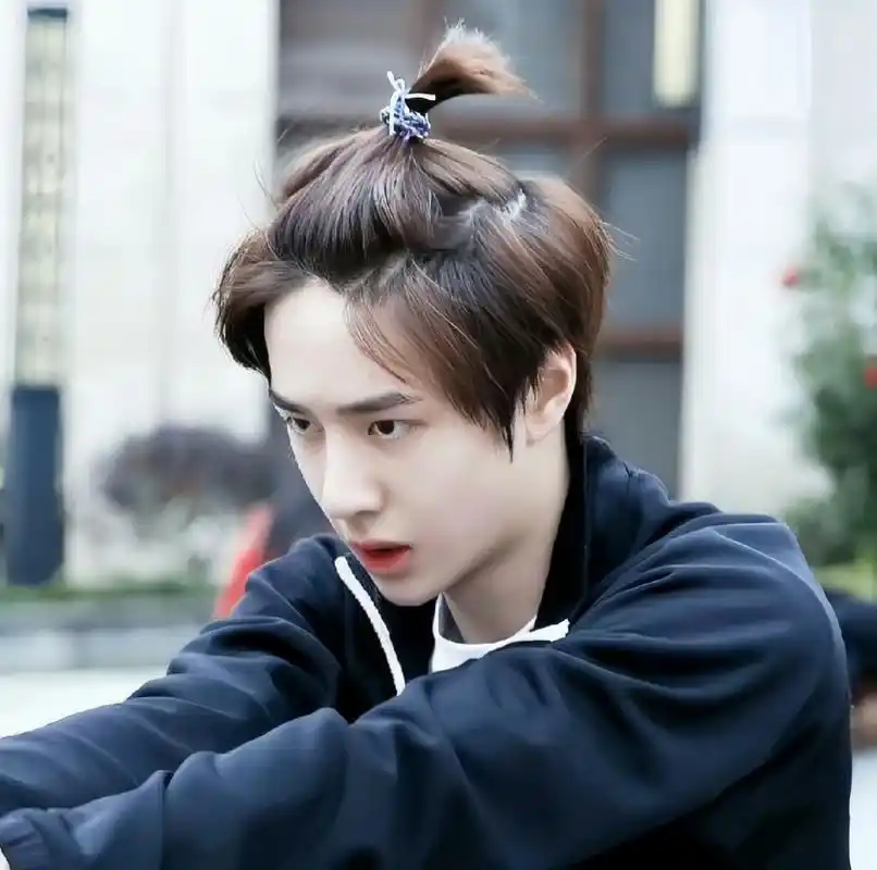 白白嫩嫩的王一博,苹果头好可爱啊[大笑] #王一博