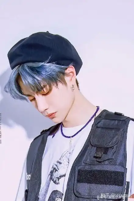 人红是非多,王一博带牛头项链,网友:是不是恋爱了