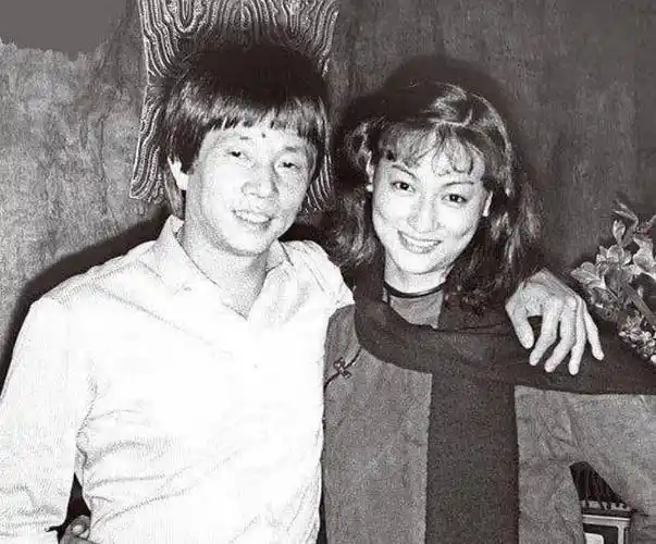 1979年,本就已经被张彻认作干女儿的惠英红,受到了武术名师刘家良的