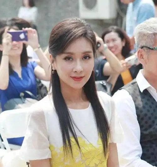 容貌出众,40岁还不结婚的8位女星,秦岚佘诗曼最让人可惜