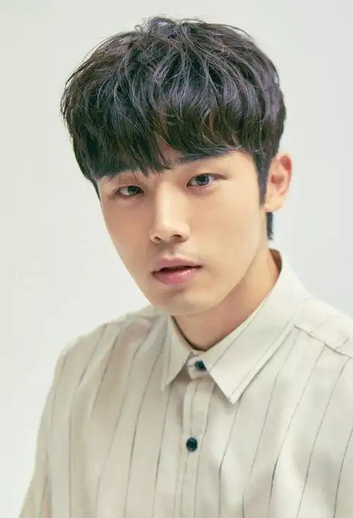 2020年男生剃出的短发男生帅气短头发欣赏