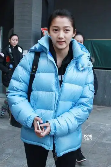 关晓彤素颜亮相北电复试 自信颜值高赞杨幂漂亮(图)