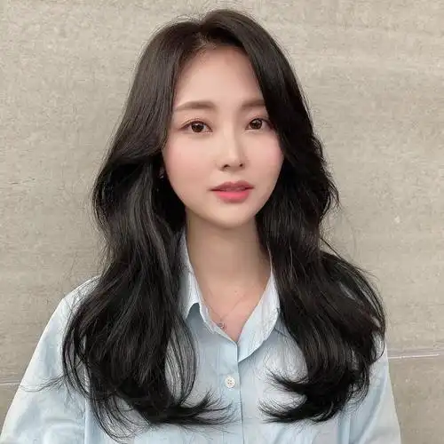 女人30岁别烫羊毛卷,太老气,有这10几款就够了_发型