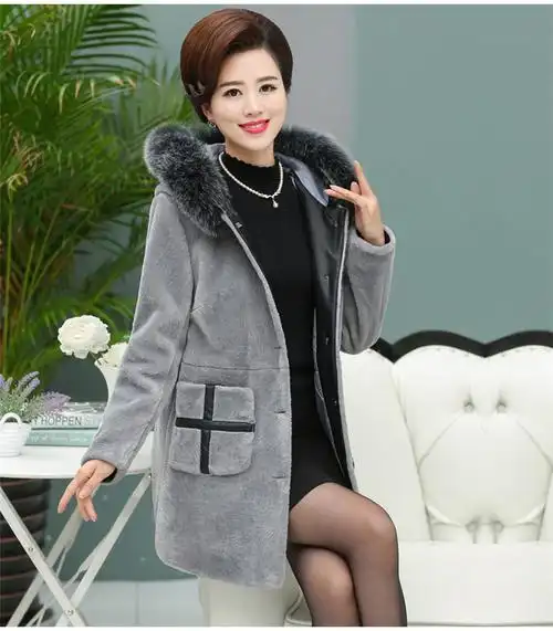 女装毛领羊剪绒皮草中长款高档中老年女冬装 - 中国服装批发交易网