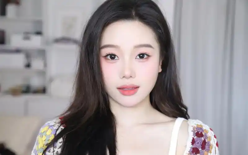 真不愧是嫩嫩元气妆!淡妆出门也能一整个漂亮住!