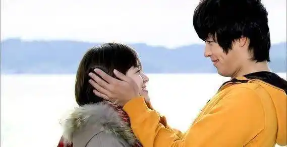 原创玄彬宋慧乔复合众多甜蜜细节曝光孙艺珍却无辜躺枪