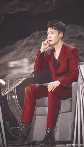 张艺兴那些惊艳到你的照片,红衣yyds!