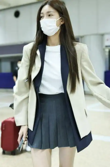 沈梦辰最新机场装扮曝光靓丽非凡惊艳全场