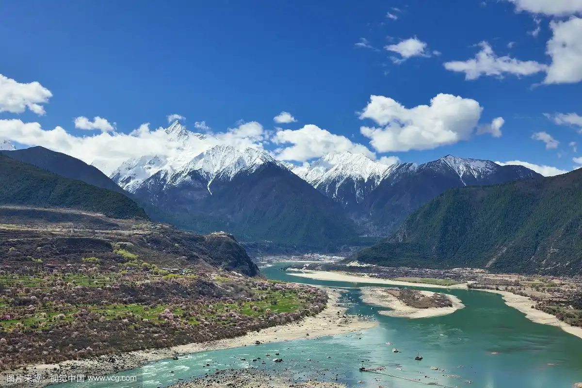 多雄拉雪山大峡谷