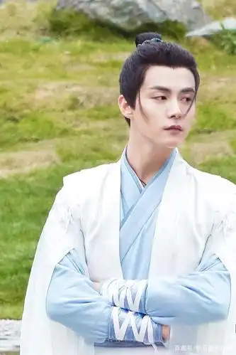 马天宇社交媒体发布新动态《尘缘》剧本醒目