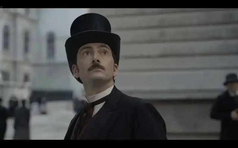 八十天环游地球--"around the world, my friends, in 80 days"