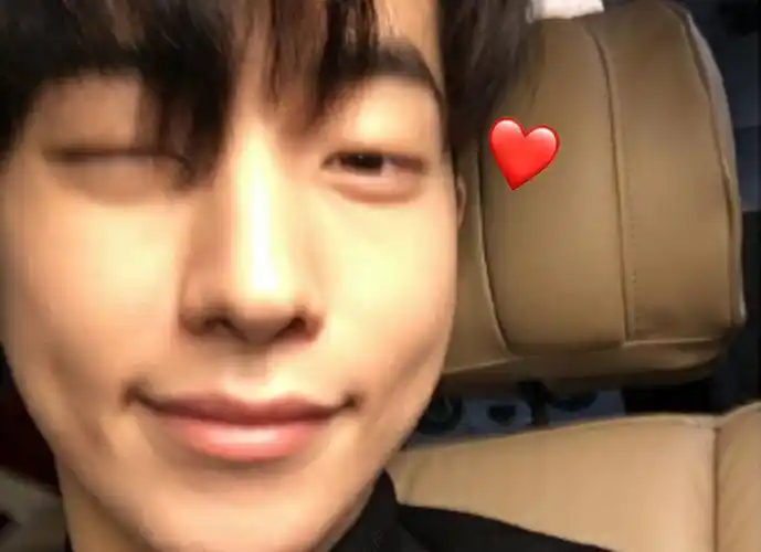 最帅自拍照南柱赫