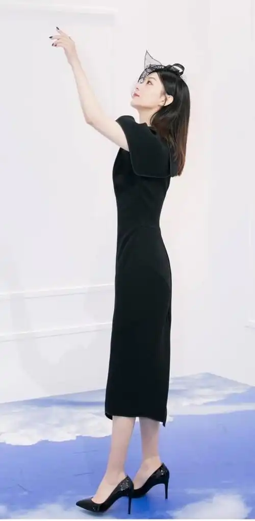 难得一见的赵丽颖美腿图片