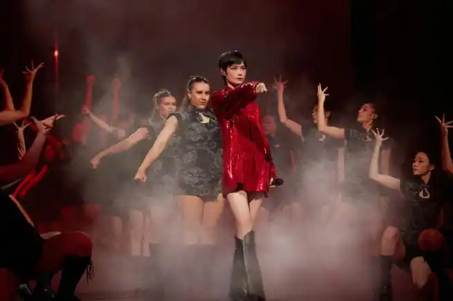 李宇春演唱会直播##李宇春广州演唱会造型##2024李宇春周末愉快演唱