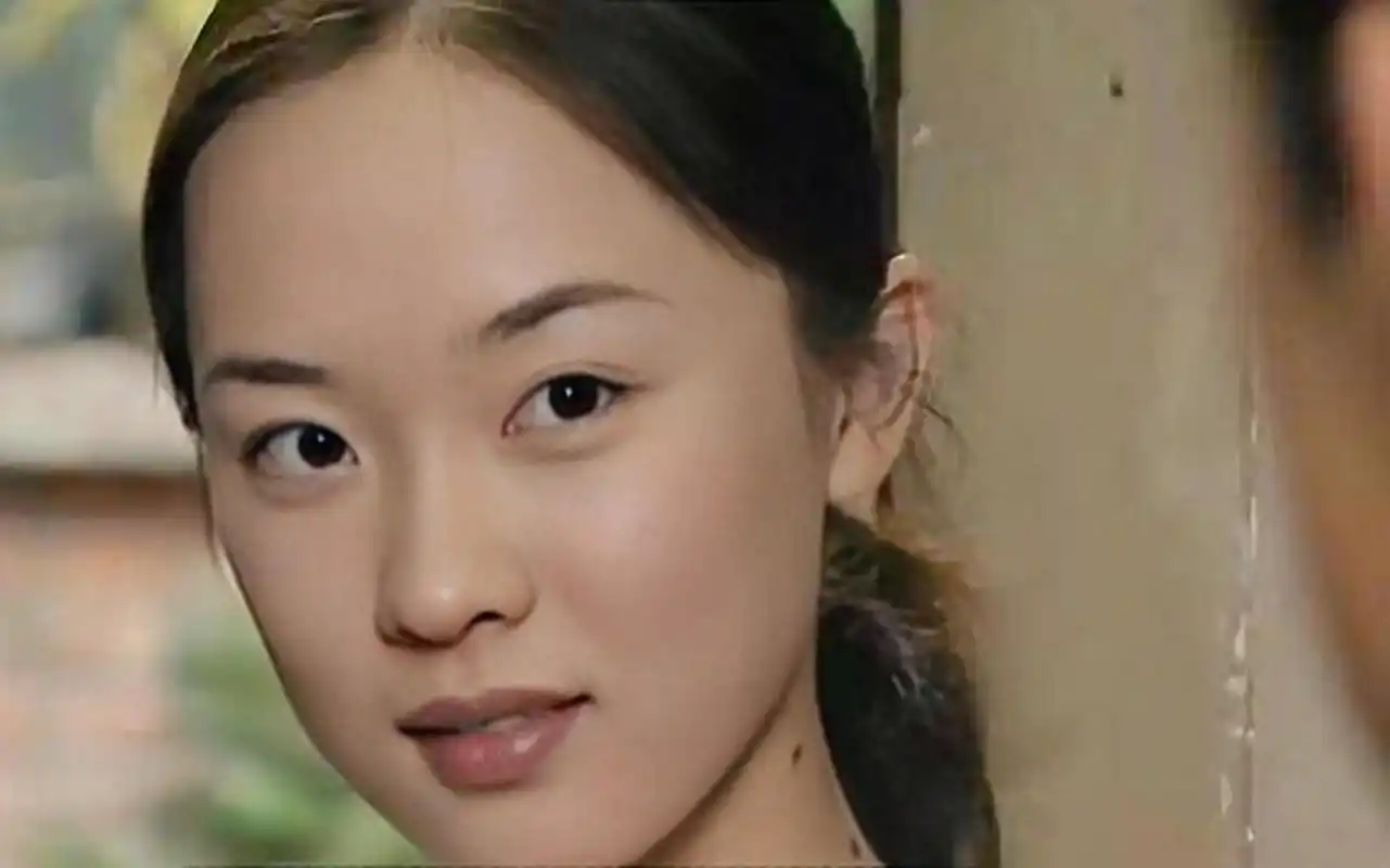 霍思燕旧照有多美,长相清纯身材纤细,杨柳细腰