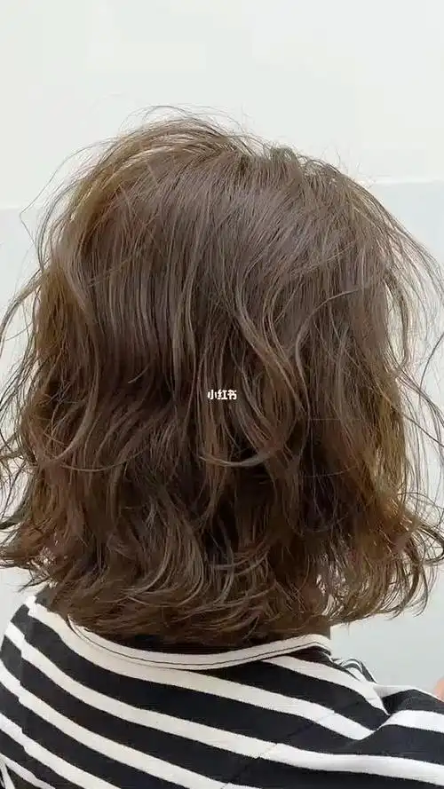 短发齐肩发推荐烫发