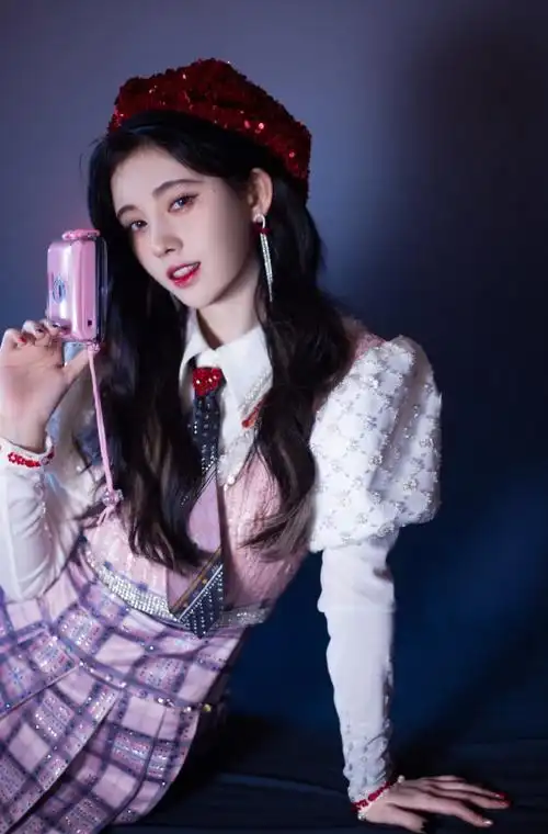 77今晚锁定#浙江卫视跨年##鞠婧祎恋爱告急舞台#活力满分"犇"向2021