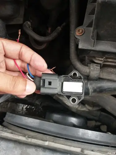 进气温度传感器