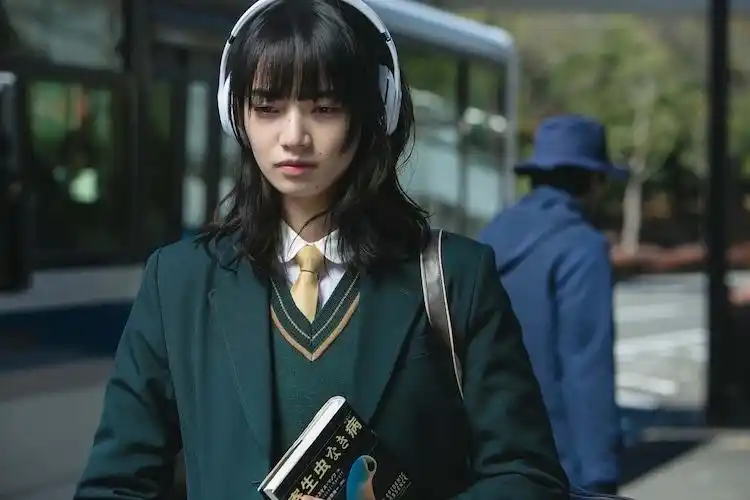 想盘点一下小松菜奈演过的jk角色来看制服图06