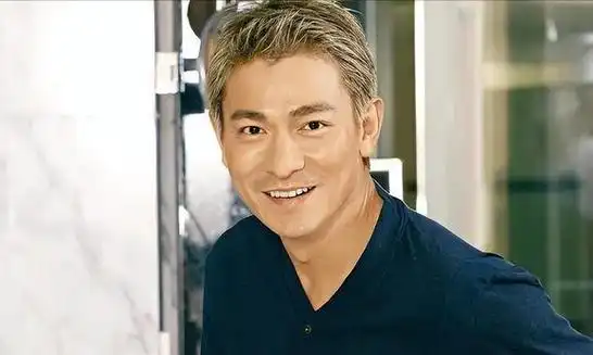 导演王晶别看刘德华表面风光但他那种日子不是谁都愿意过的