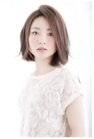 深栗色板栗色亚麻棕栗色栗色头发图片女生短发