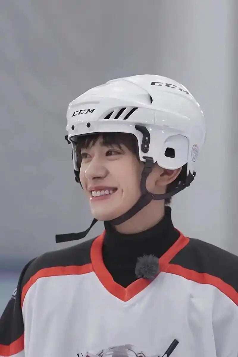 "分享一张你觉得千玺封神的照片吧"#易烊千玺 #少年感 #治 - 抖音