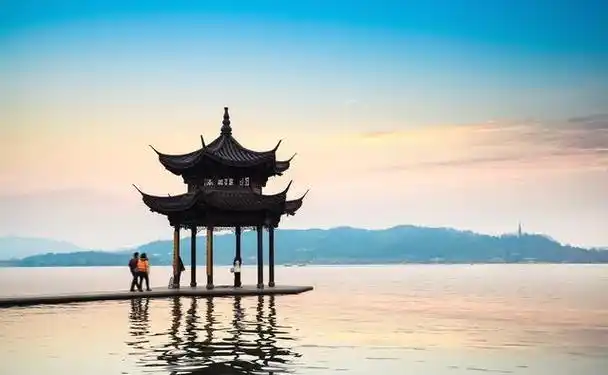 杭州全方位旅游攻略深度探索城市历史和风光