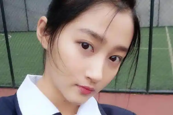 作为一位新生代的演员,关晓彤在娱乐圈中备受瞩目.