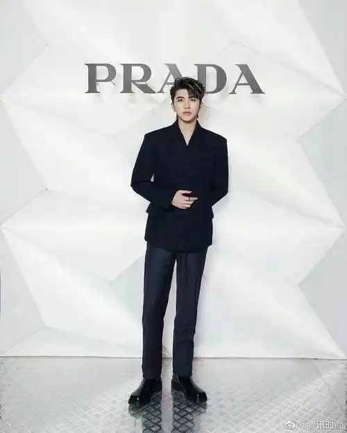 蔡徐坤x普拉达时装秀