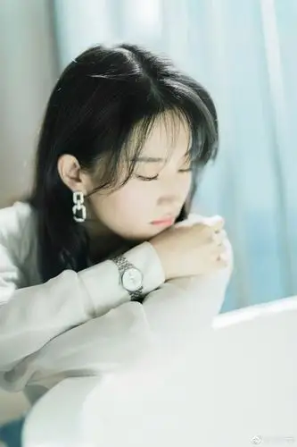 真仙刘亦菲剪空气刘海侧颜杀展盛世美颜