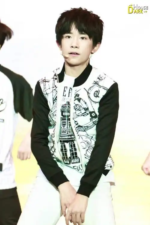 易烊千玺快本中枪舞 - mono猫弄