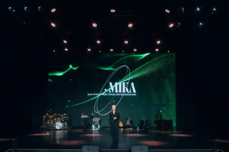 满足所有需要!米卡1st 曼谷fm:帅气,有趣,让耳朵镀了金的美