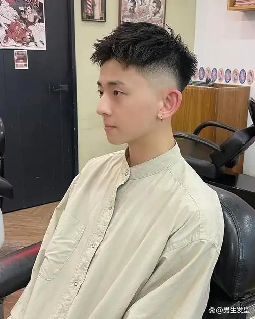 今夏"超帅气"的3款男生发型,干净利落,比油头清爽多了