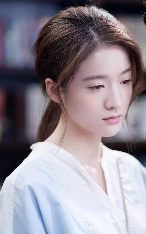 张雪迎泡沫之夏高清剧照图片