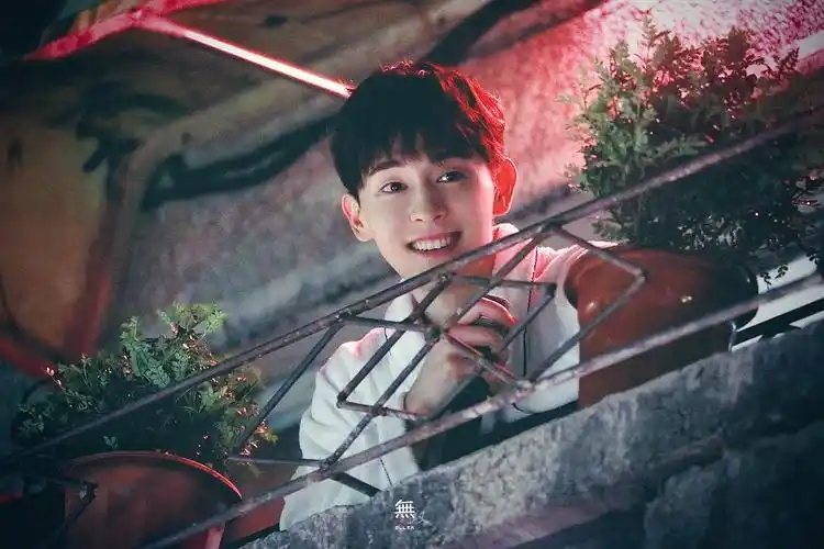 邓伦安利丨睡袍伦