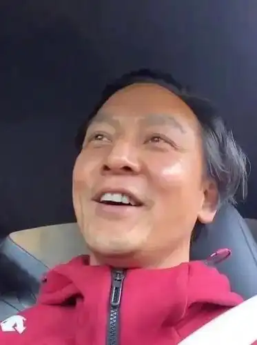 吴彦祖近照撞脸苏大强?双下巴肿眼泡发际线秃?不老男神终归老了