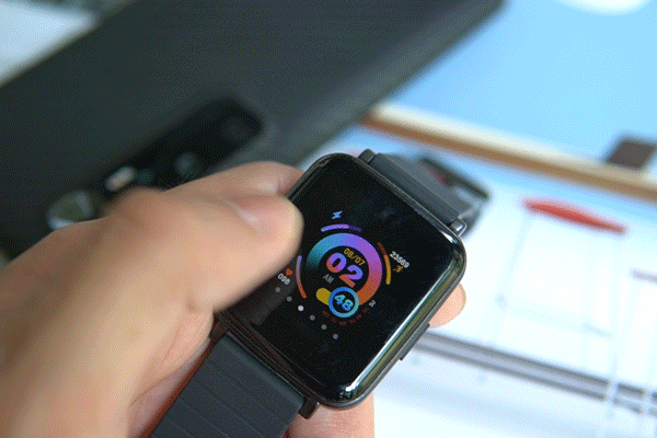 太空人表盘,心率,血氧,血压监测,这款百元级智能手表全都有