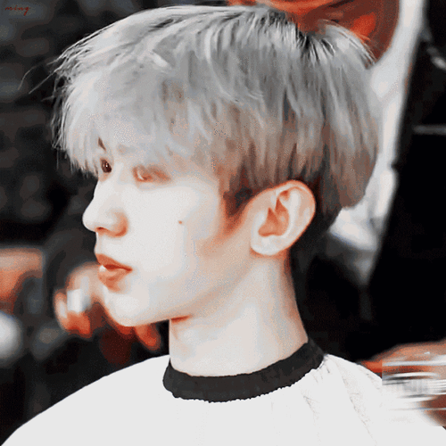 徐坤舞台迷表示  吃得好香97@蔡徐坤  #蔡徐坤带着舞台杀回内娱了