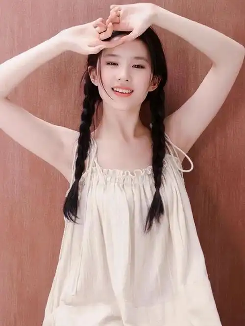 刘亦菲早期双麻花辫清纯写真这算清纯天花板了吧