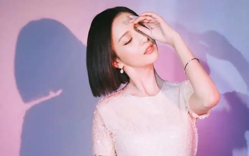 佟丽娅清新甜美写真桌面壁纸高清大图预览1920x1200_大陆明星下载_美