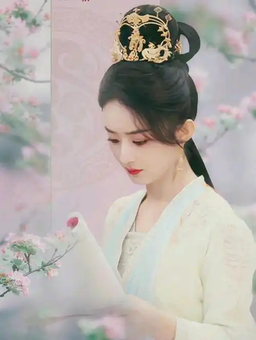 赵丽颖与凤行片场穿名牌头发造型被打马赛克