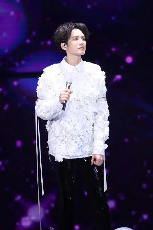 钟汉良演唱会巡演在北京落幕,期待未来更好的影视作品